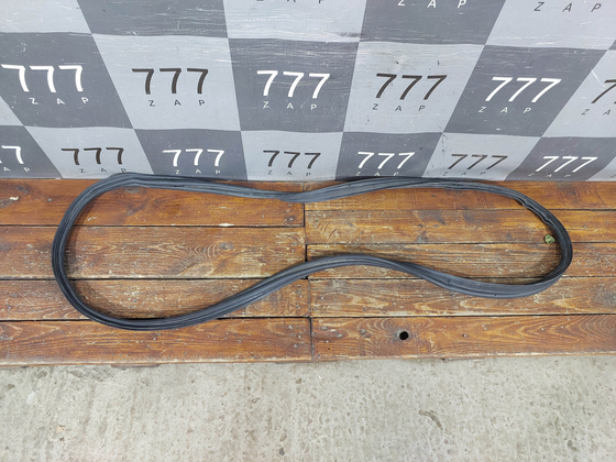 Уплотнитель крышки багажника Chery Arrizo 8 22-нв Б/У Оригинал 554000732AA