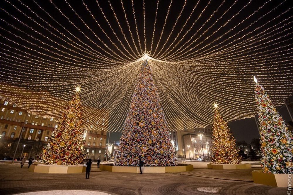 Уличная елка каркасная "Русская" (пвх) 23 м