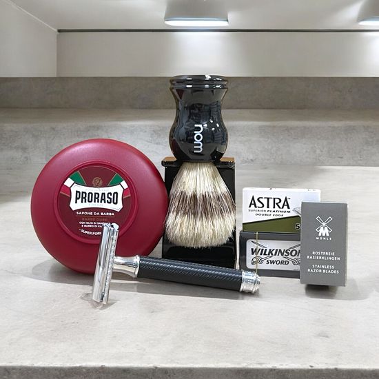 Набор для новичка с т-образной бритвой Muehle R 89 Black