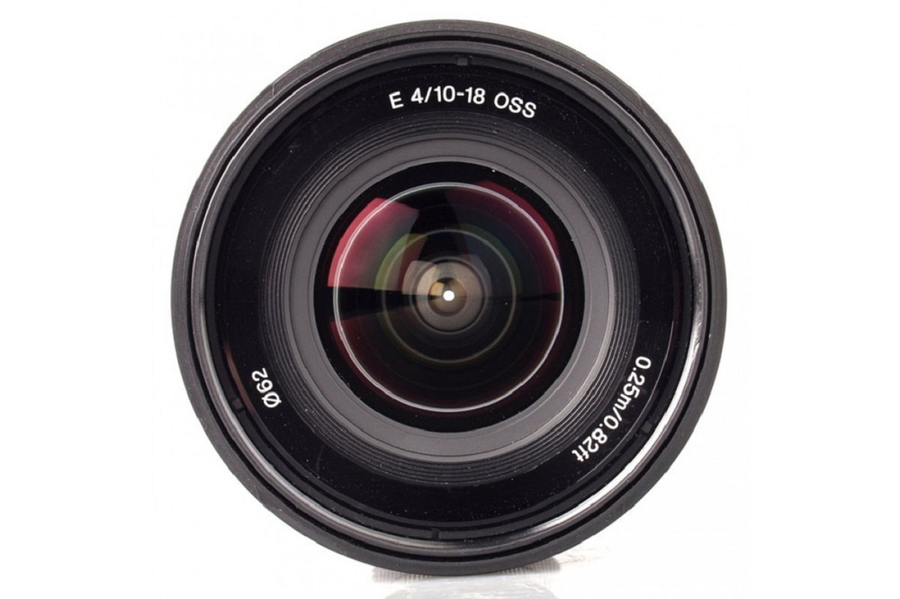 Sony E 10-18mm f/4 OSS