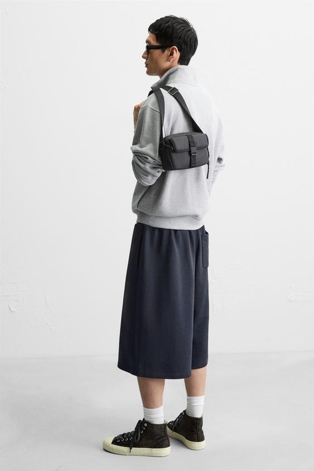 ZARA ПРОРЕЗИНЕННАЯ СУМКА, ЧЕРНЫЙ