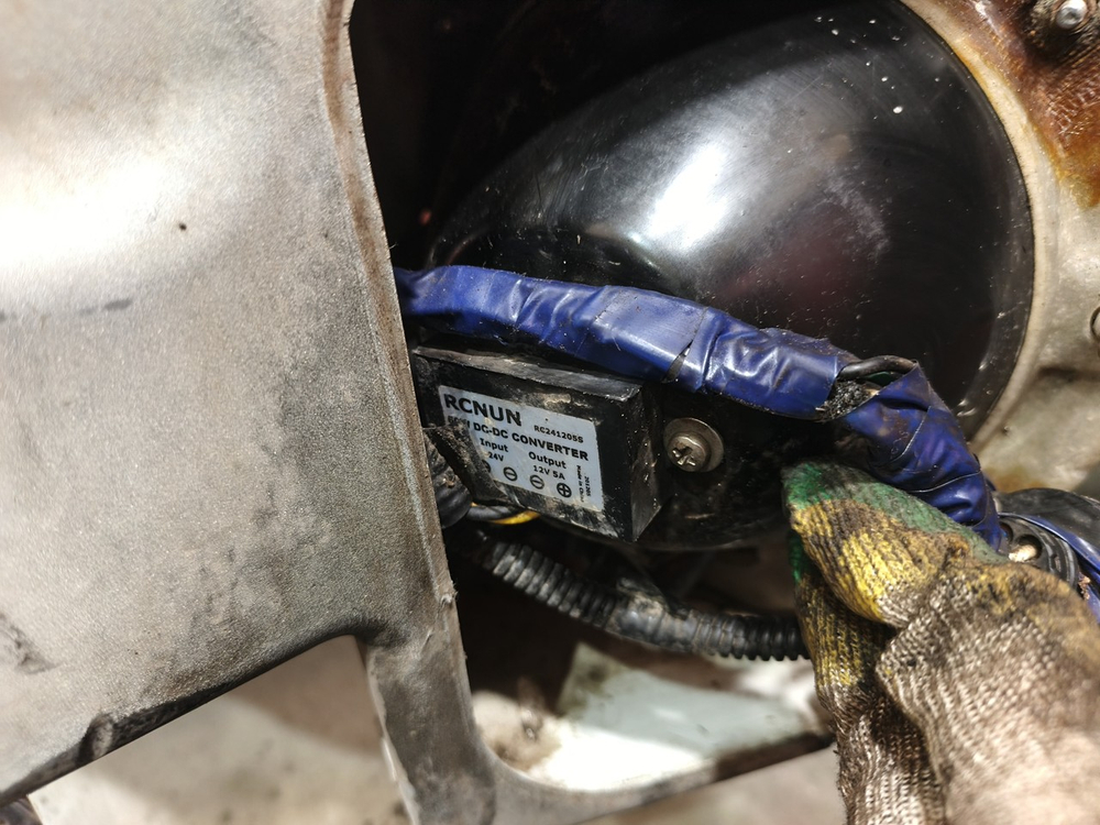 Бампер передний