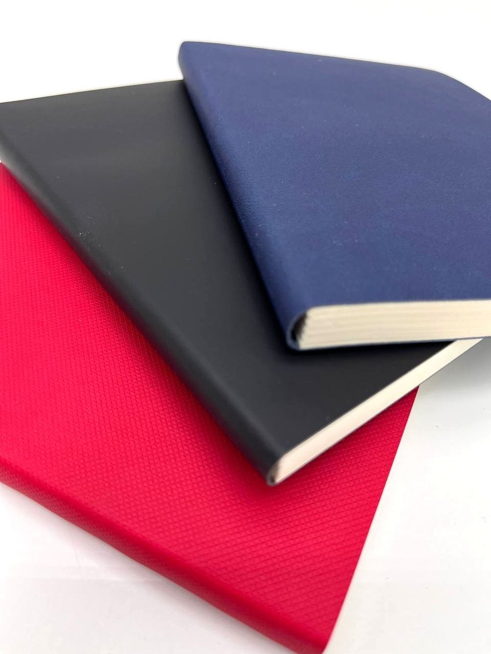 Набор 3 блокнота 88л (138*102мм) лин. графит, красный, т.синий (5447-11)