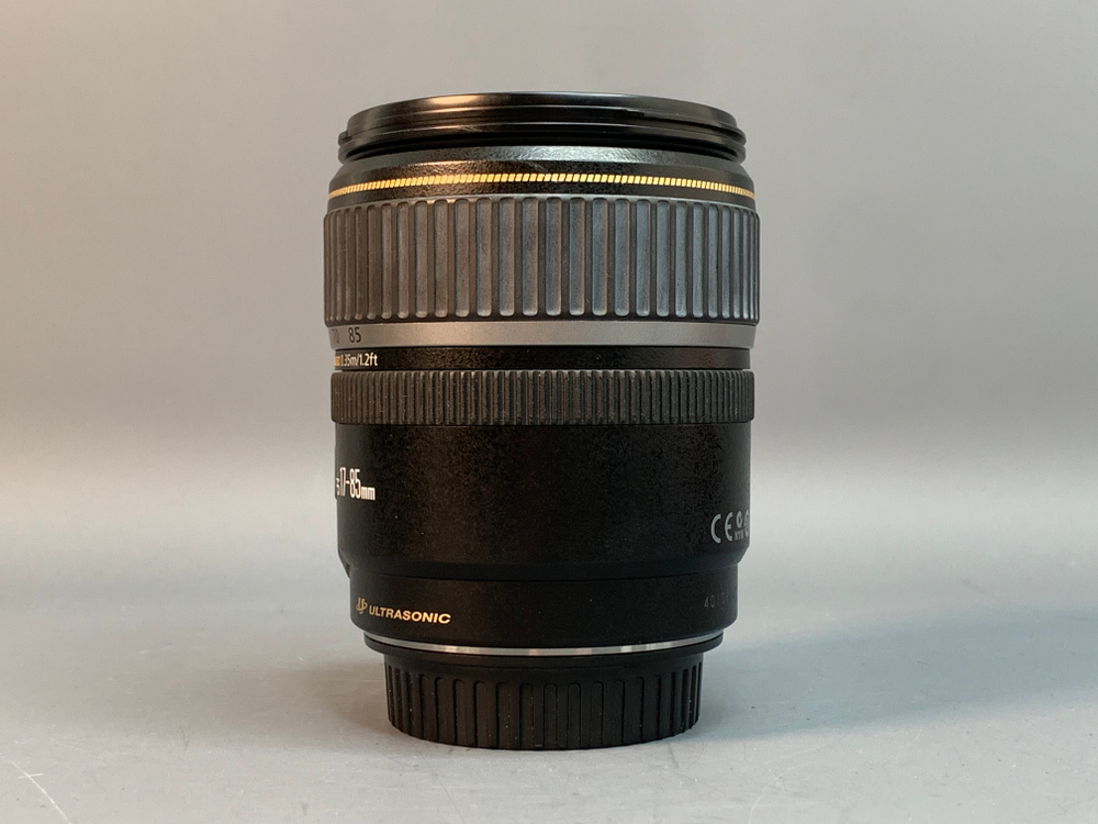 Canon EF-S 17-85mm 4-5.6 IS USM