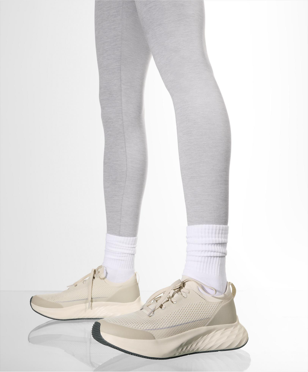 Oysho Универсальные кроссовки для повседневной носки и прогулок, песочный