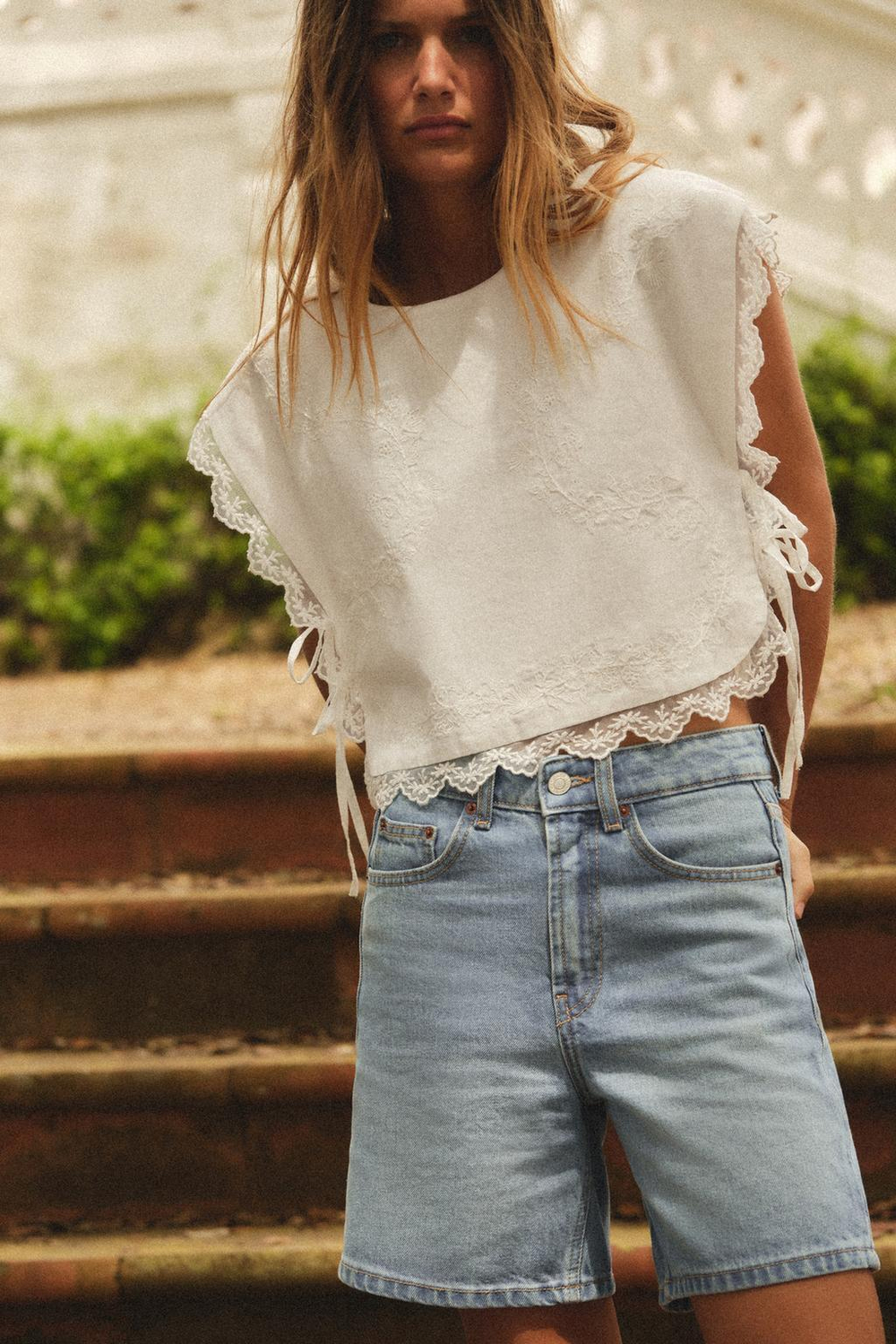 ZARA ТОП С ВЫШИВКОЙ И БАНТАМИ, ЖЕЛТОВАТО-БЕЛЫЙ