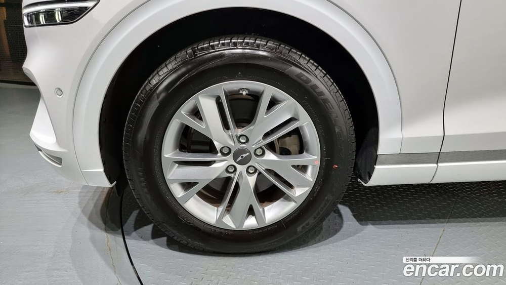 Genesis GV70 2.5T Бензин AWD (12.2023)