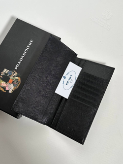 Бумажник Prada