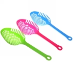 Совок-сито для продуктов пластиковый резной край 38*11см