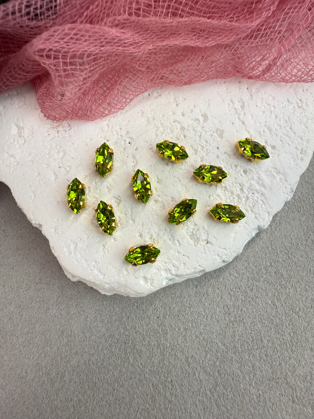 Наветт Navette 8*4 мм, Peridot