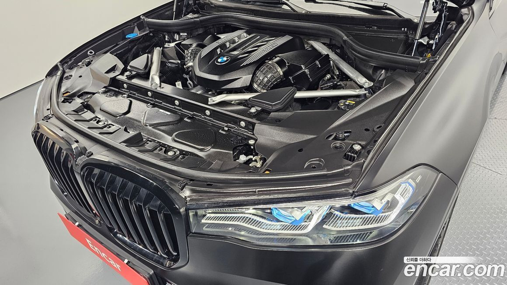 BMW X7 (G07) M50i 6-и местный (07.2022)