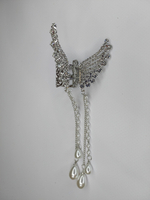 Заколка Краб. Бабочка  со стразами и жемчужными (имитация) подвесками. Цвет Серебро.