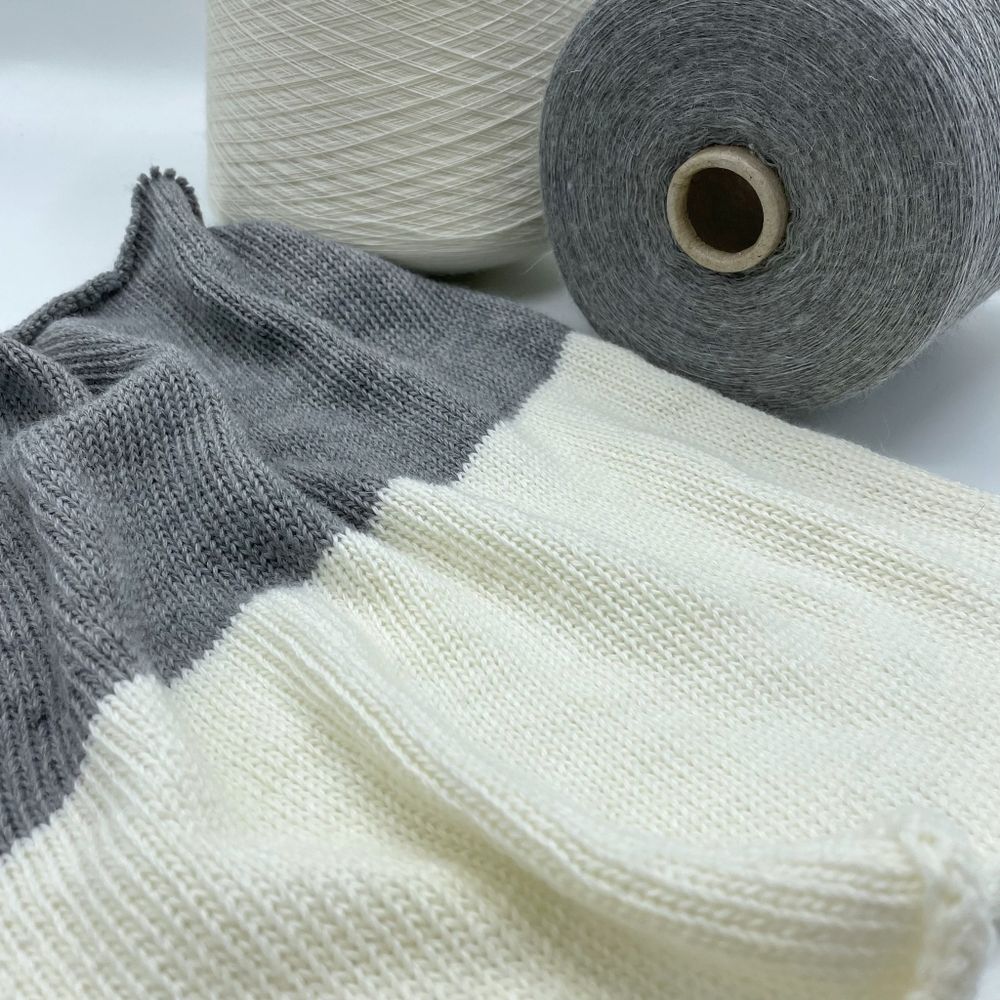 Бобинная пряжа для вязания (300 гр.) NEW MILL 60% Меринос суперфайн 40% полиамид