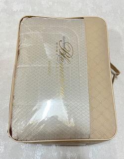 Покрывало 270x270 Blumarine Primizia seta бежевое