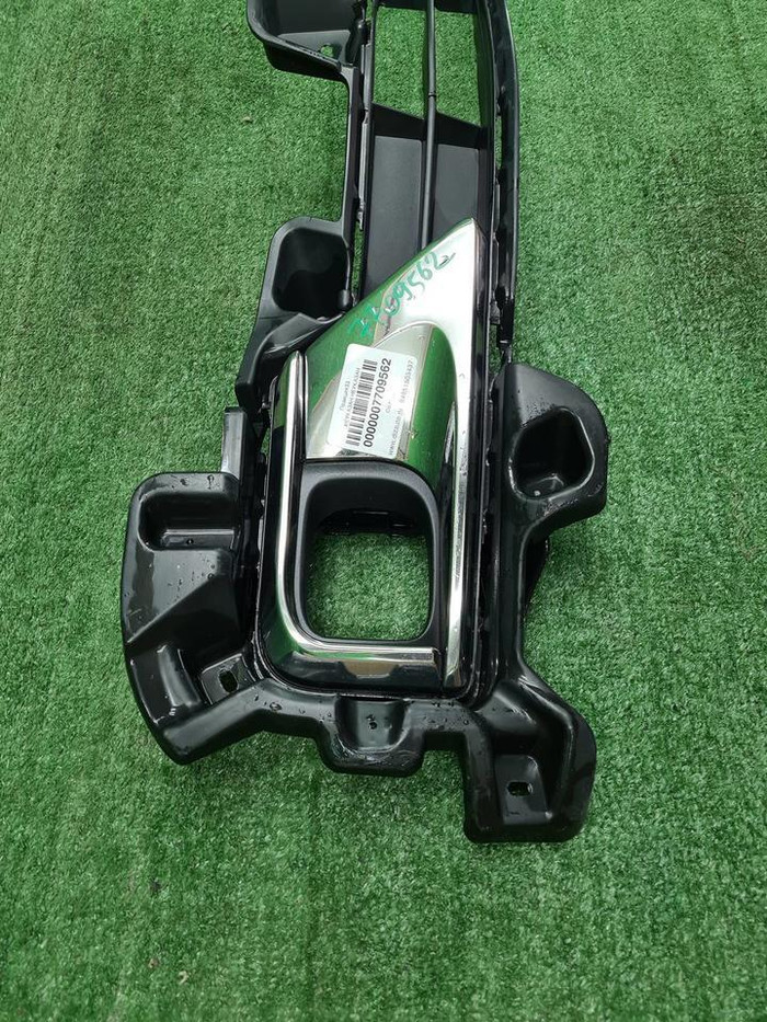 Накладка ПТФ правая Toyota Land Cruiser 200 15-21