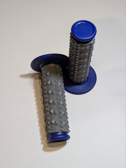 Ручки руля для мотоцикла , питбайка, скутера (грипсы) BUBBLE синие