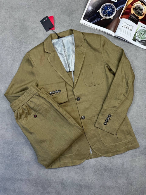 Льняной костюм Kiton