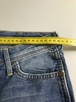 Джинсы Wrangler в классическом цвете, визуально 42 размер