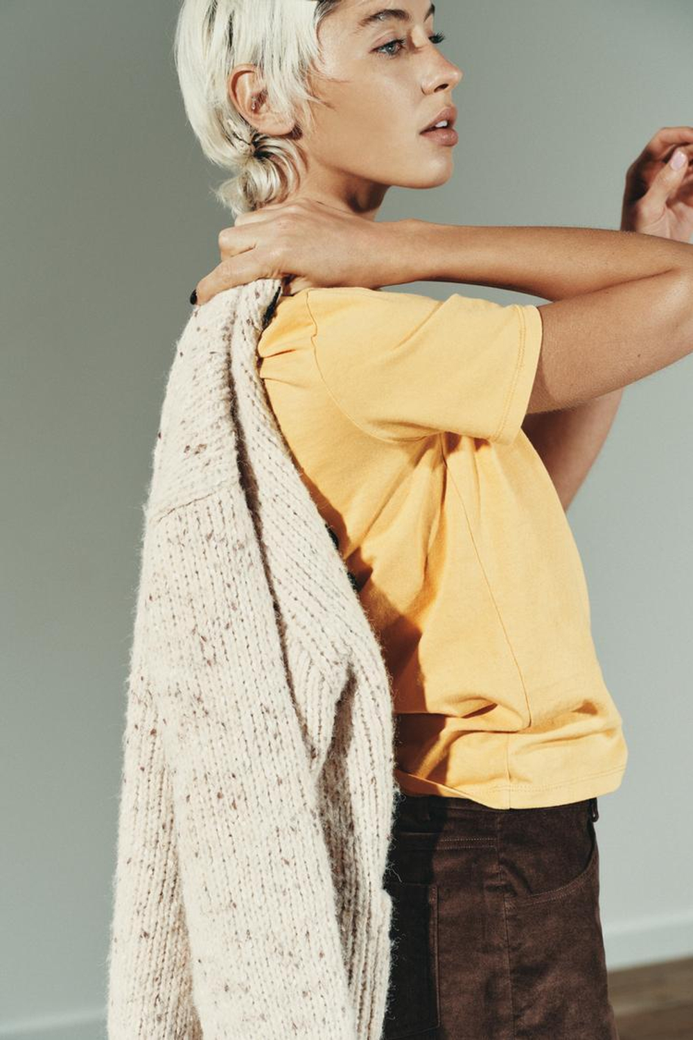 ZARA ФУТБОЛКА В СТИЛЕ ПРЕППИ С КОРОТКИМИ РУКАВАМИ, ЖЕЛТЫЙ