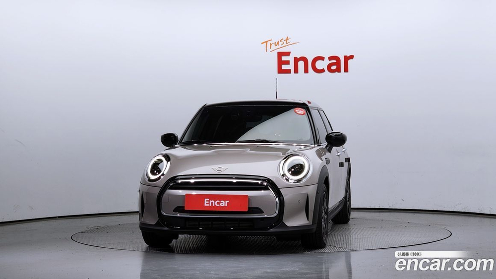 Mini Cooper 5 даерей Classic Plus (03.2024)