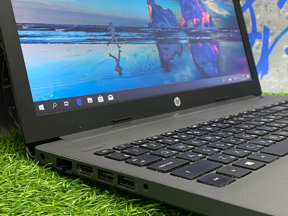 Ноутбук HP 15.6' i3-7020U /8GB/256GB/ 250 G7 [6BP31EA]/Windows 10