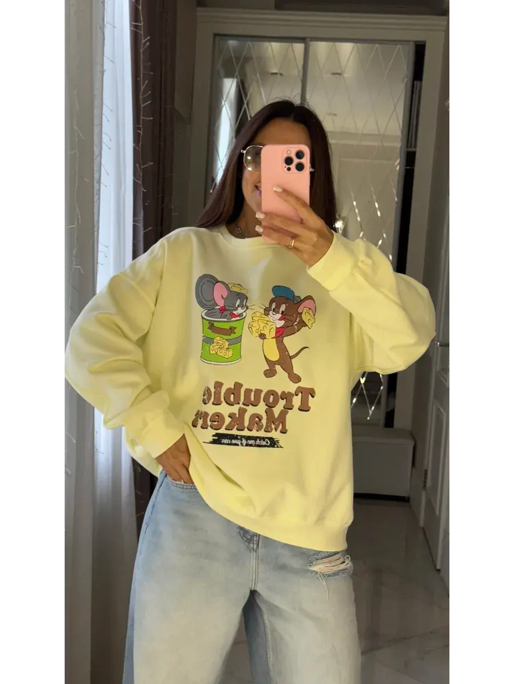 Свитшот женский с мультяшным принтом oversize
