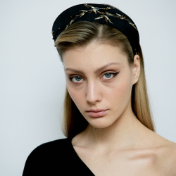 Кокошник с золотой вышивкой