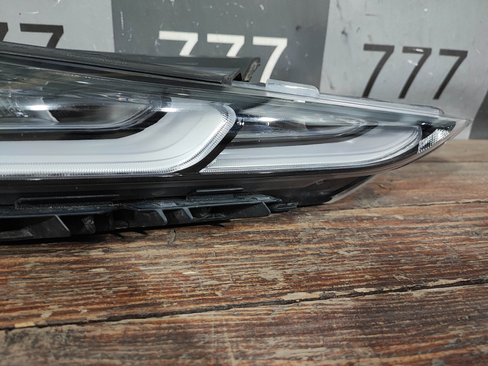 Фара правая ДХО Hyundai Santa Fe 4 (TM) 18-21 Б/У Оригинал 92208S1000