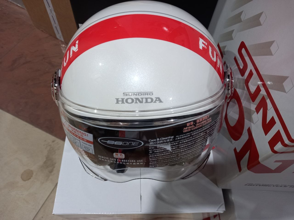 Шлем Honda Sundiro белый, размер М (RR)