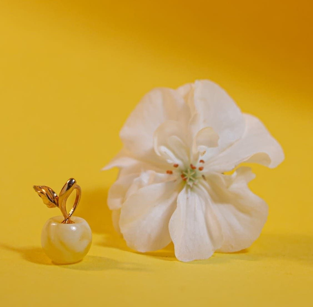 Ефимов Золотая подвеска "Медовое яблочко" 585 пробы с Калининградским, цельным, натуральным янтарем