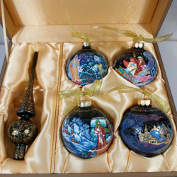 Сувенирный набор из 4-х новогодних шаров и верхушки с ручной росписью Палех "Сказки"