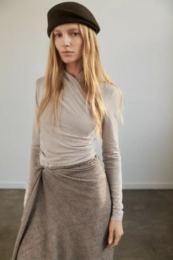 ZARA ФУТБОЛКА С БОКОВОЙ ДРАПИРОВКОЙ, ПЕСОЧНЫЙ МЕЛАНЖ