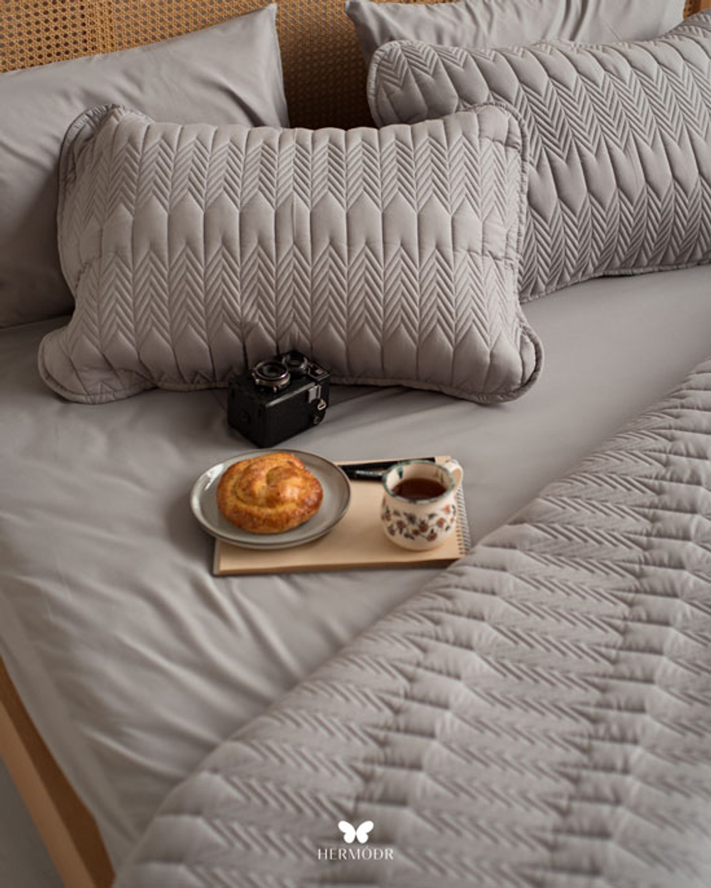 Комплект стеганного покрывала и 2 наволочек Kaj Gray Hermodr 130220278 Иран