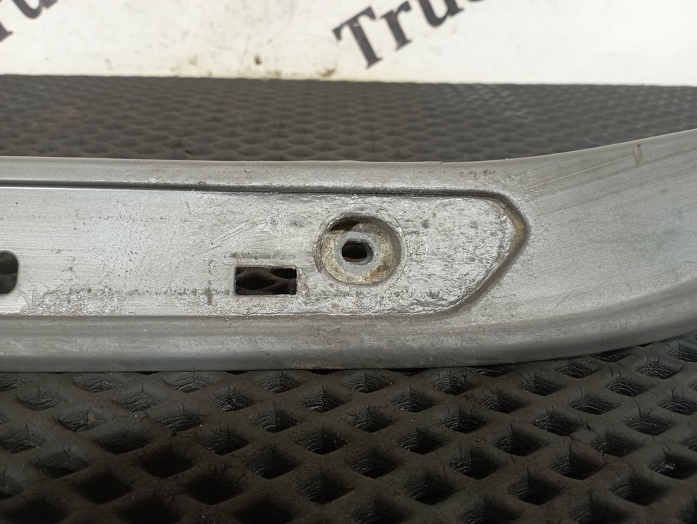 Накладка порога правая