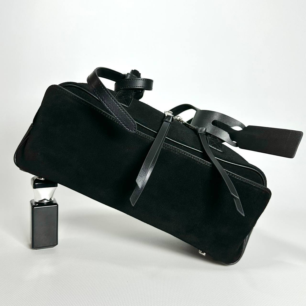 Женская замшевая сумка-багет черного цвета