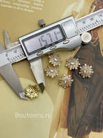 Пуговицы стразы (горный хрусталь) цветочек в золоте