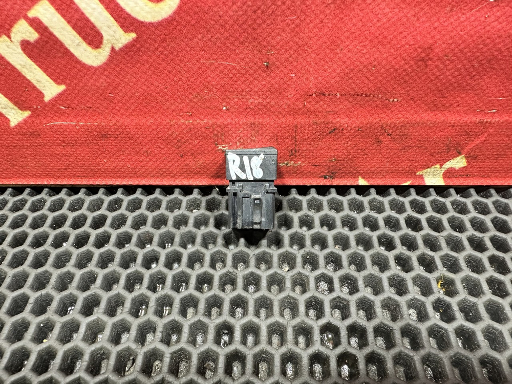 Кнопка освещения