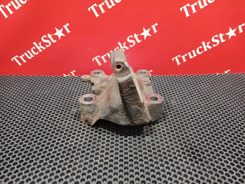 Кронштейн двигателя передний левый