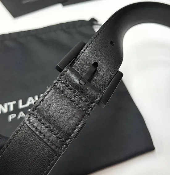 Ремень SAINT LAURENT с пряжкой CASSANDRE из гладкой кожи