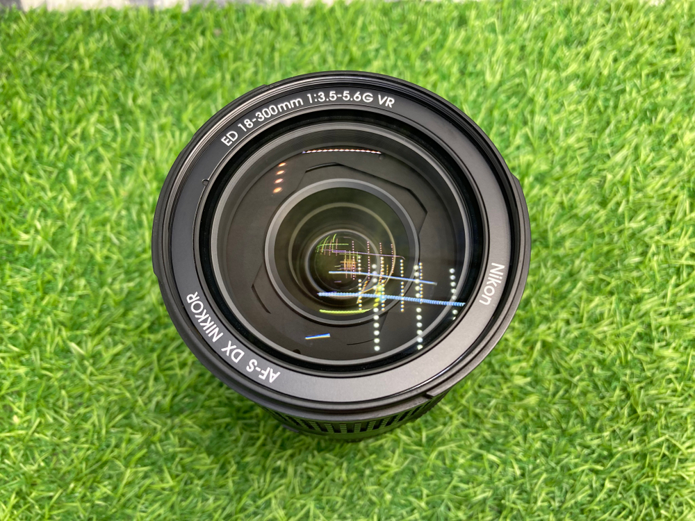Nikon 18-300mm 3.5-5.6G ED AF-S VR DX