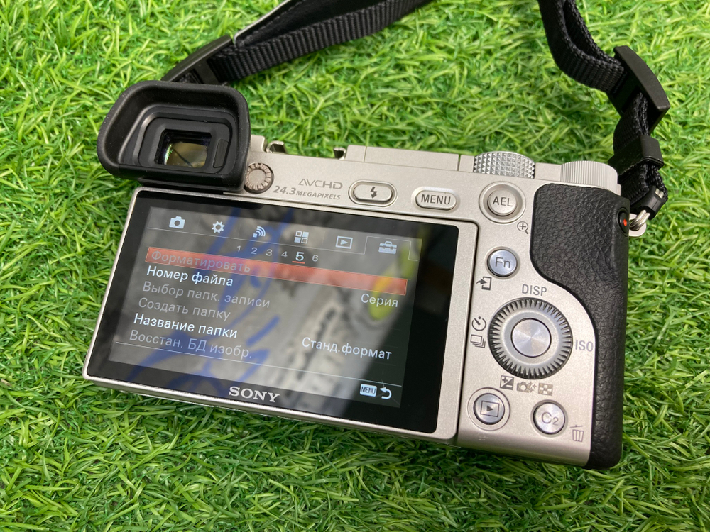 Sony A6000 kit E PZ 16-50mm OSS 2.200 кадров