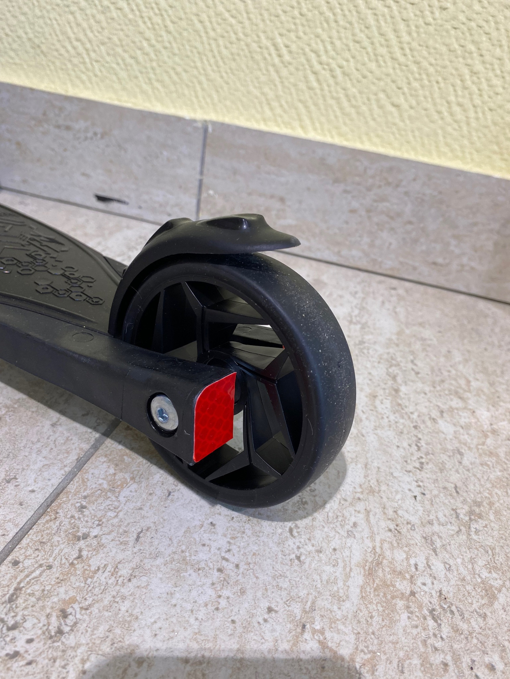 Самокат трехколесный Черный 004-2001 Alfa Mini R