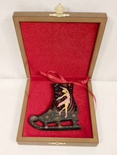 Сувенир "Фигурный конек" с росписью Палех в подарочном футляре