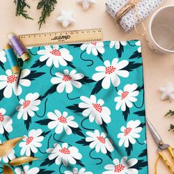 Ткань шифон простые ромашки на зелёном фоне