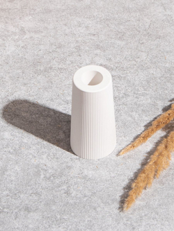 Статуэтка Ангел с цветами и ваза рифлёная на подносе