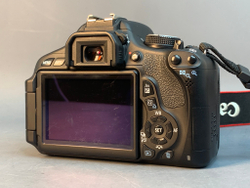 Canon 600D kit 18-55mm IS II 15128 Кадров