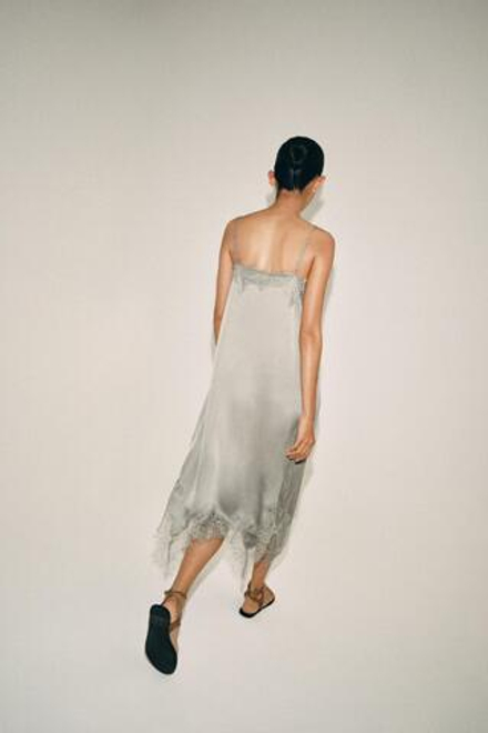 ZARA ПЛАТЬЕ МИДИ С КРУЖЕВОМ — ZW COLLECTION, МЯГКИЙ СЕРЫЙ