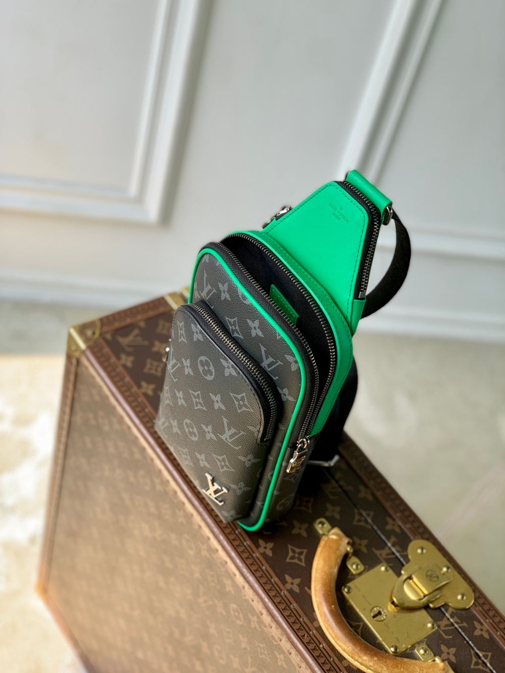 Louis Vuitton Avenue Slingbag PM