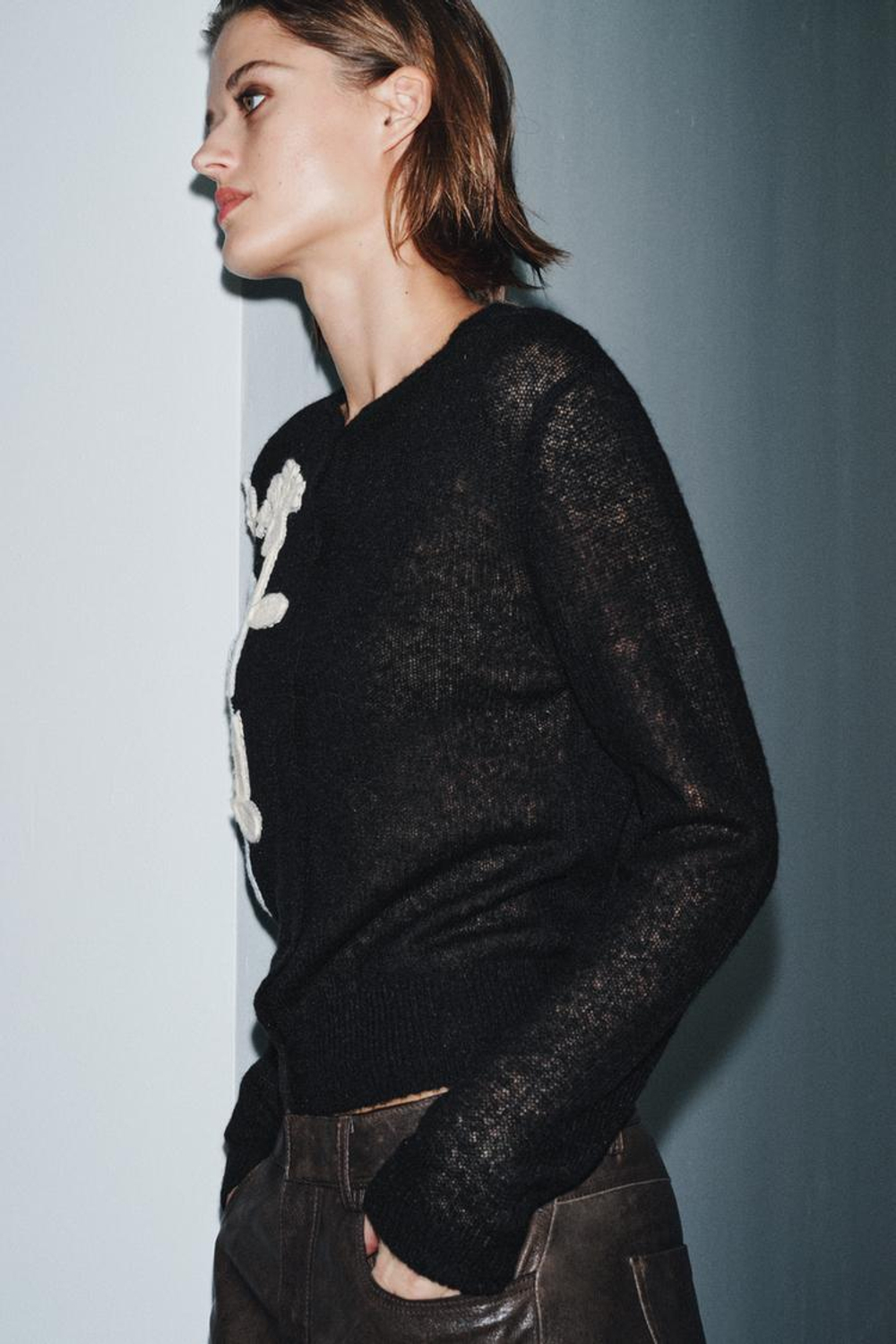 ZARA КАРДИГАН ИЗ ТРИКОТАЖА С ЦВЕТОЧНОЙ ВЫШИВКОЙ, ЧЕРНЫЙ