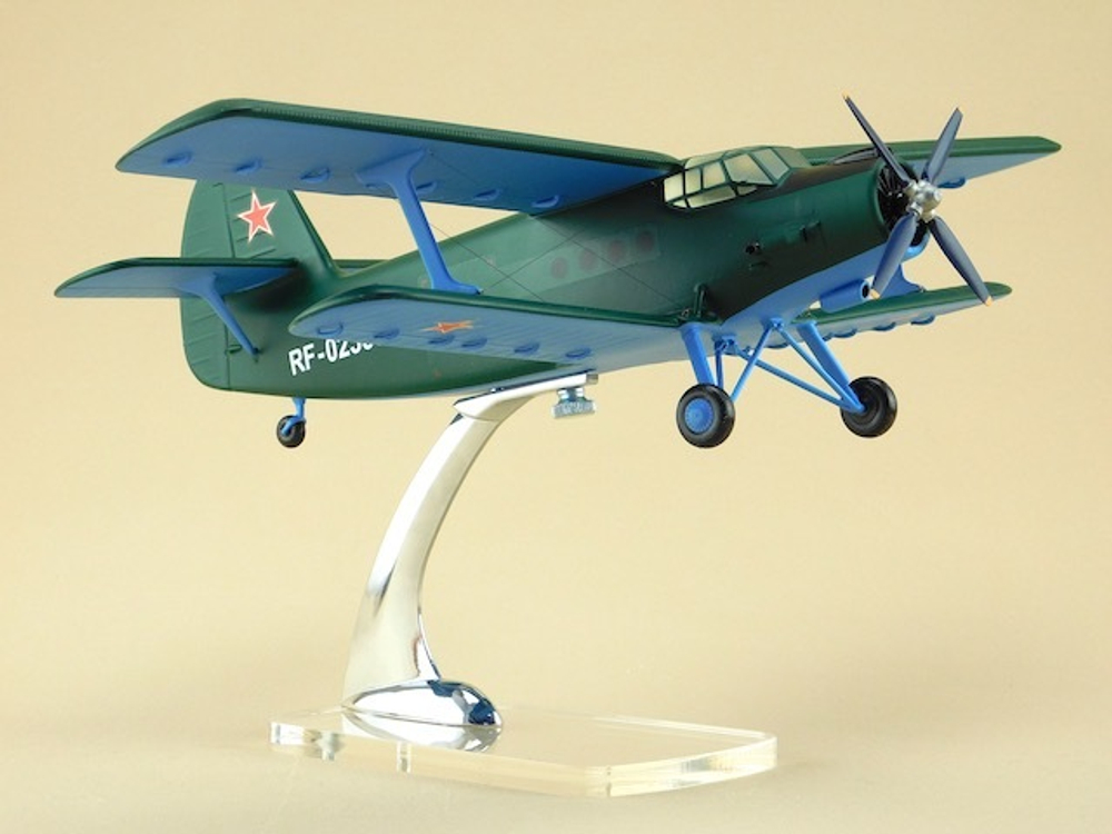 Модель самолета Ан-2 (М1:48, ДОСААФ)